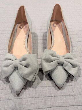 Journee Collection Gray Bow Kitten Heel Pumps Size 7.5